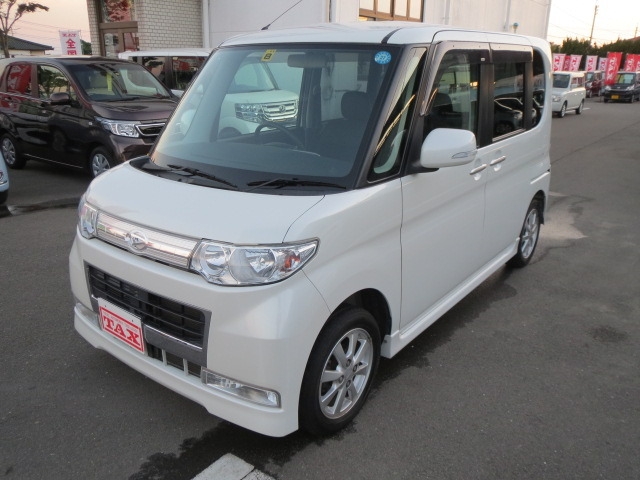 ダイハツタントカスタム Ｘ パール白 81353Km 車検２年付費用込７９